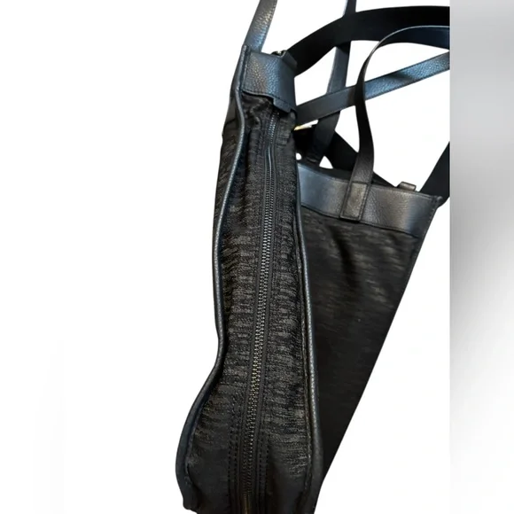 Lululemon Now and Always Tote *15L black pattern - Picture 6 of 11